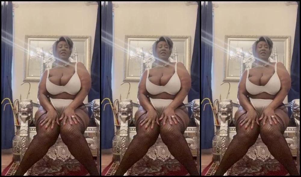 Madam Caramel Onlyfans Behold Your Black Goddess Teasing Knowingly You Can T Ever Have Her It Empowers