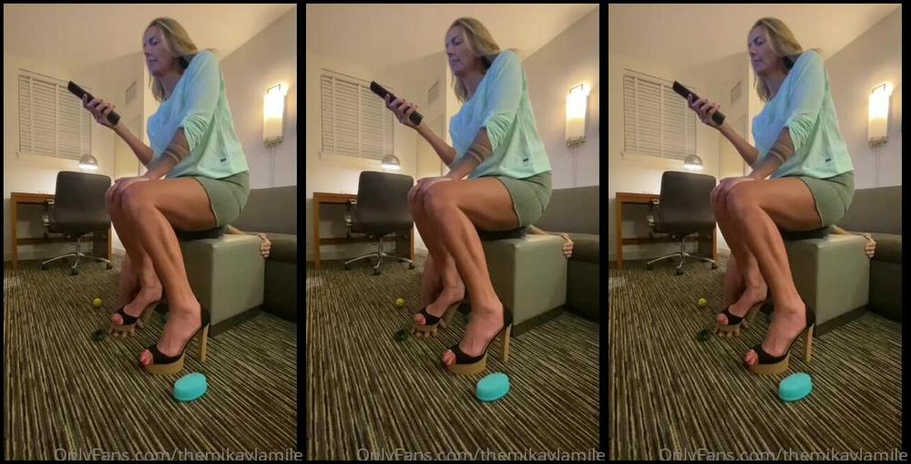 Themikaylamiles Onlyfans Sittingfetish Crushfetish Crush Giantess Ass Facesit Assworship Crushed Goddess Slaveignorp