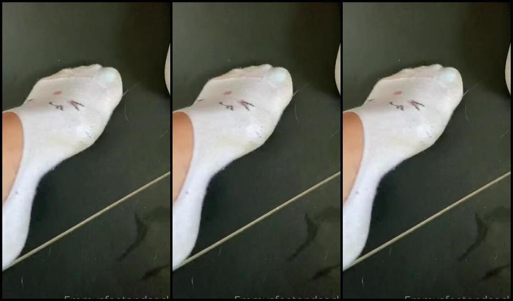 Emmysfeetandsocks Aka Emmyfeetandsocks Onlyfans Uhh Look At These Super Shiny Insoles Of My Nikes They Are Full Of Sweat And So Much Toejam Forp