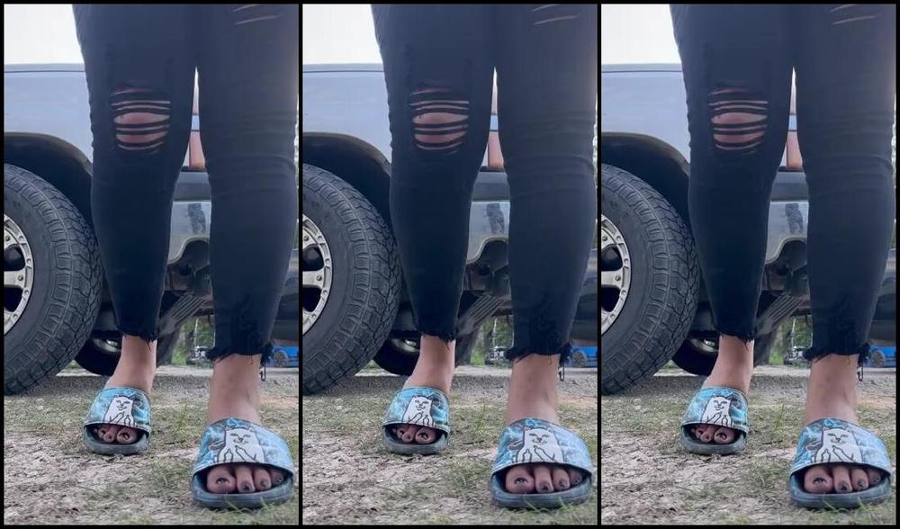 Vivi Ihellovivifeets Nicknamed Ihellovivifeets 05 19 2023 Onlyfans Video Would You Stop And Stare Or Keep Driving Past Me D