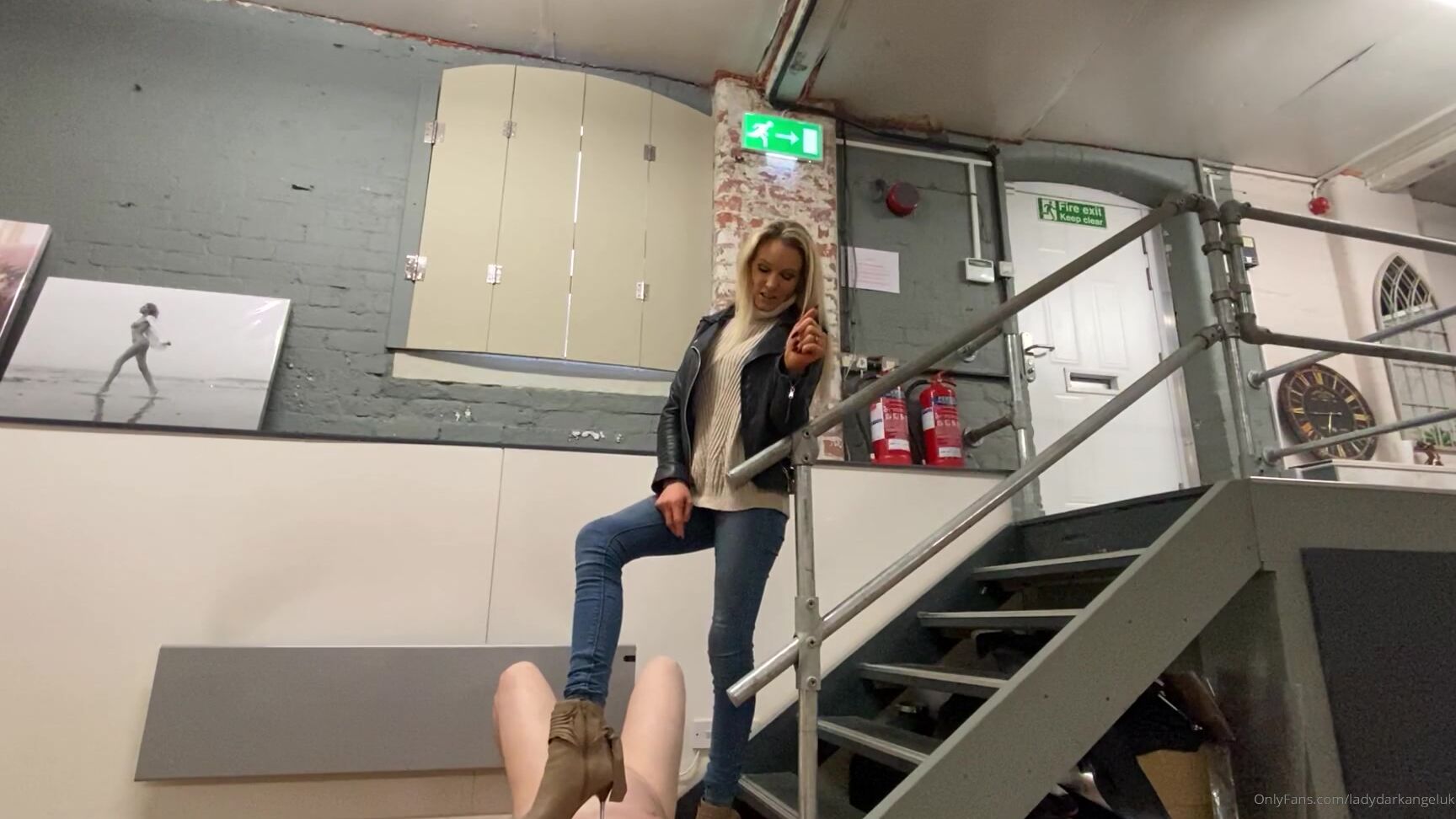 Min Session Trample Video In My Lovely New Ankle Boots