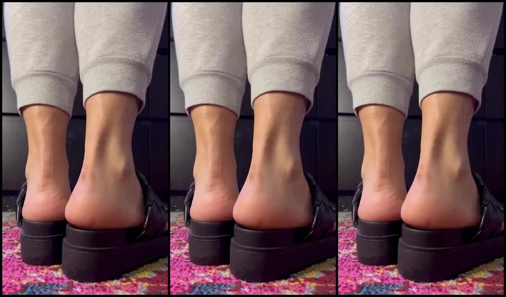 Jujuthefootqueen Nicknamed U317689823 06 01 2023 Onlyfans Video Imagine Being Walked All Over In These