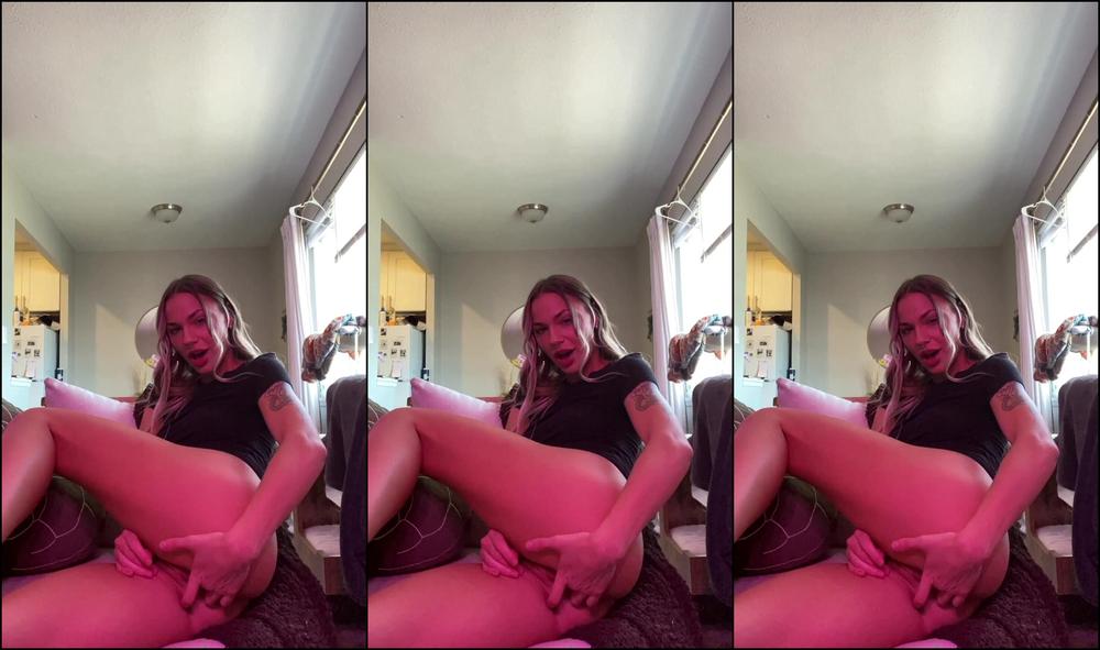 sommerxbrooke-16-03-2021-2043603537-just-a-quick-lil-finger-fuck-hehe