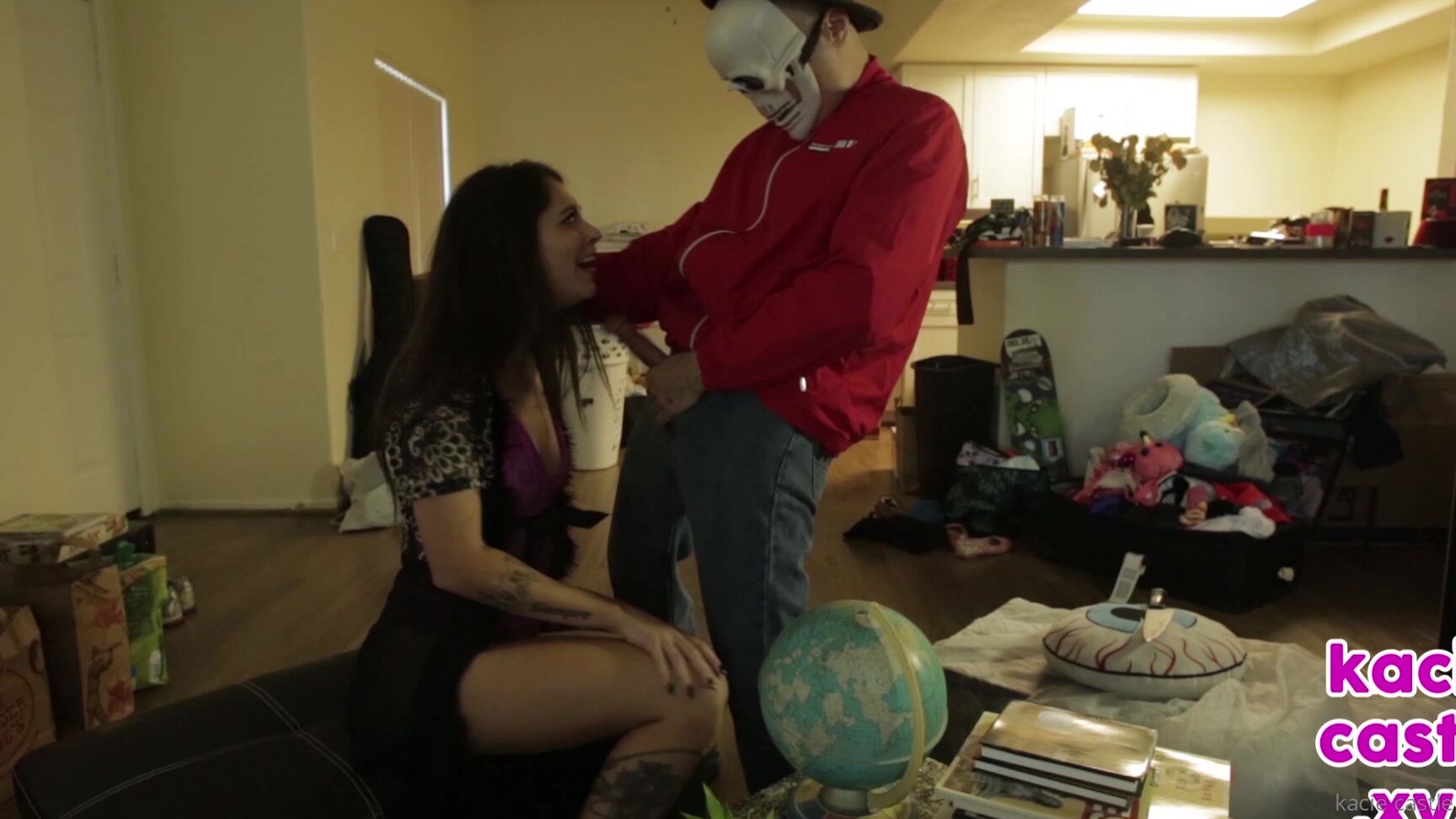 kaciecastlex-29-12-2019-113820909-happy-hallo-ween-yeah-i-know-this-is-way-late-a-murderous-psycho-broke-into-my-house