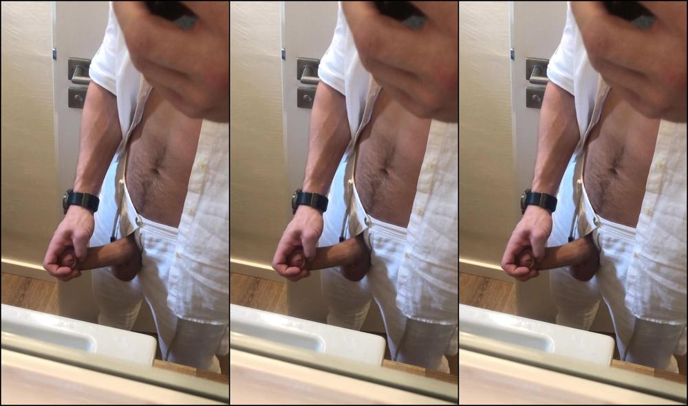 Lutro Backstage Wake Up Handjob Before Shooting All Stuff In Video