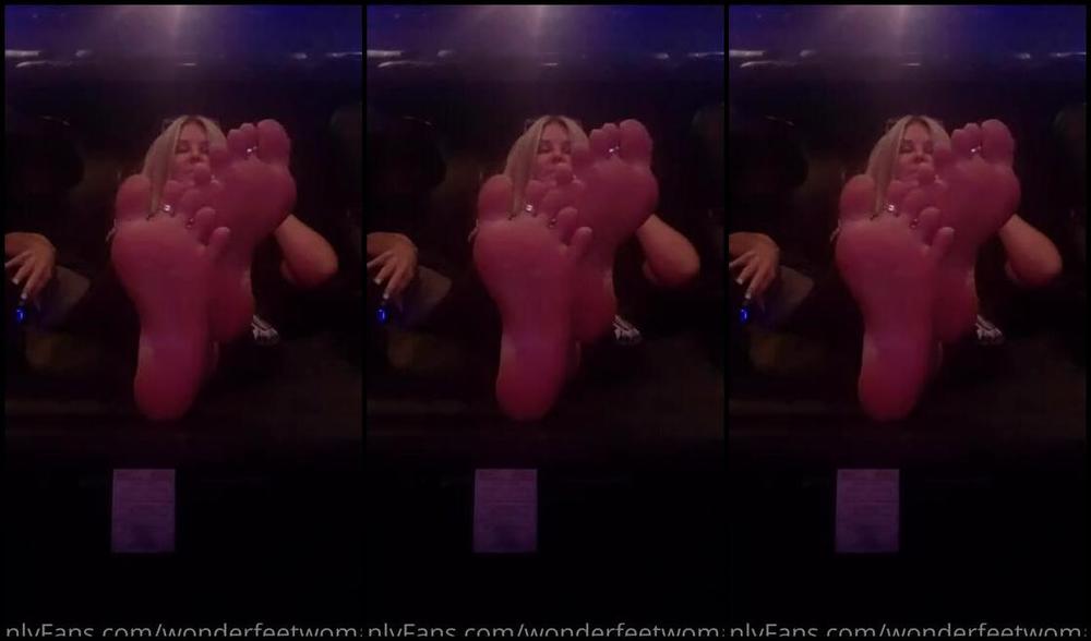 Wonderaeetwoman Nicknamed Wonderfeetwoman Onlyfans I Went To The Movies This Evening To See Elvis Before The Movie Started I Decided To Take A Little