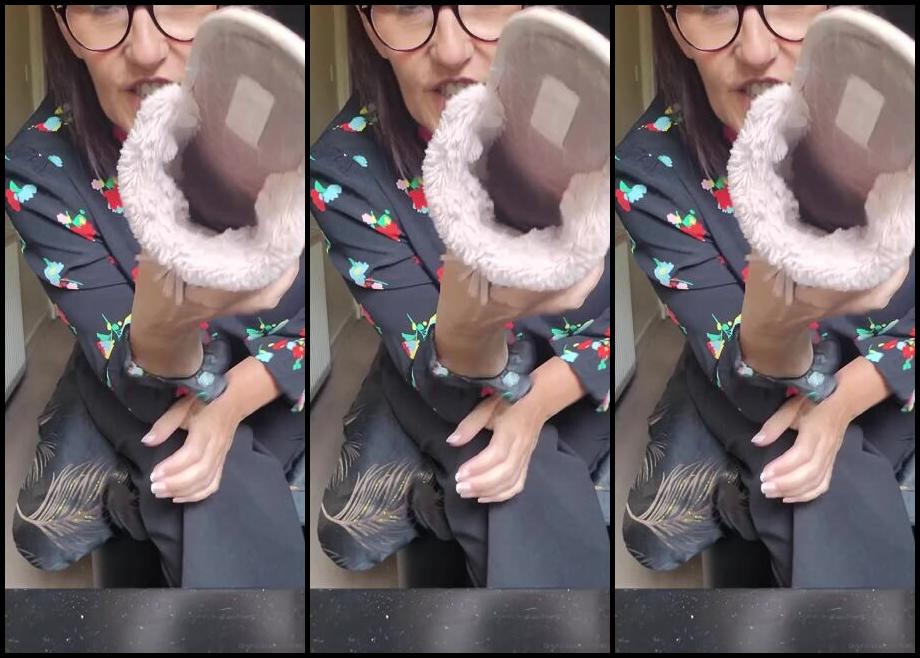 Miss B Nicknamed Missb52S Onlyfans 05 27 2023 Tell Me Perverts What Would You Have Sex With