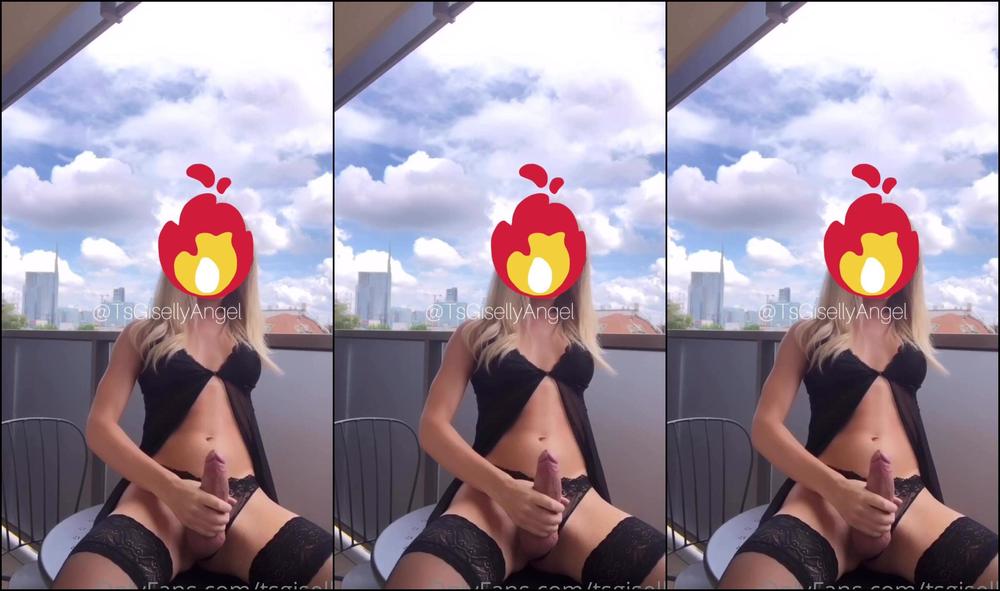 Tsgiselly Today A Follower Told Me Delicate And Powerful The Irresistible Contrast Of Giselly A