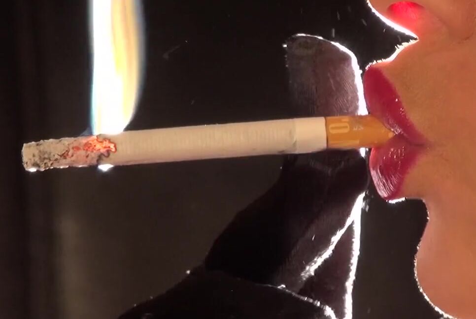 Abbiecat Onlyfans Super Close Up Smoking Hot Handsfree Smoking Super Close Up 100S Red Marlboro Enjoy More Clips For Less