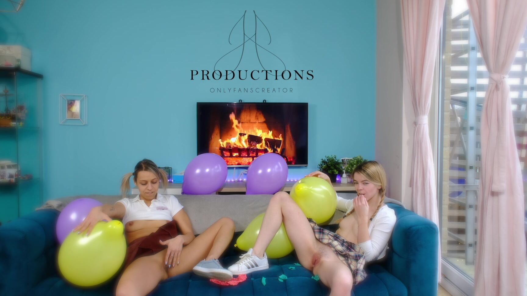Linaroselina Masturbating Together With Balloons