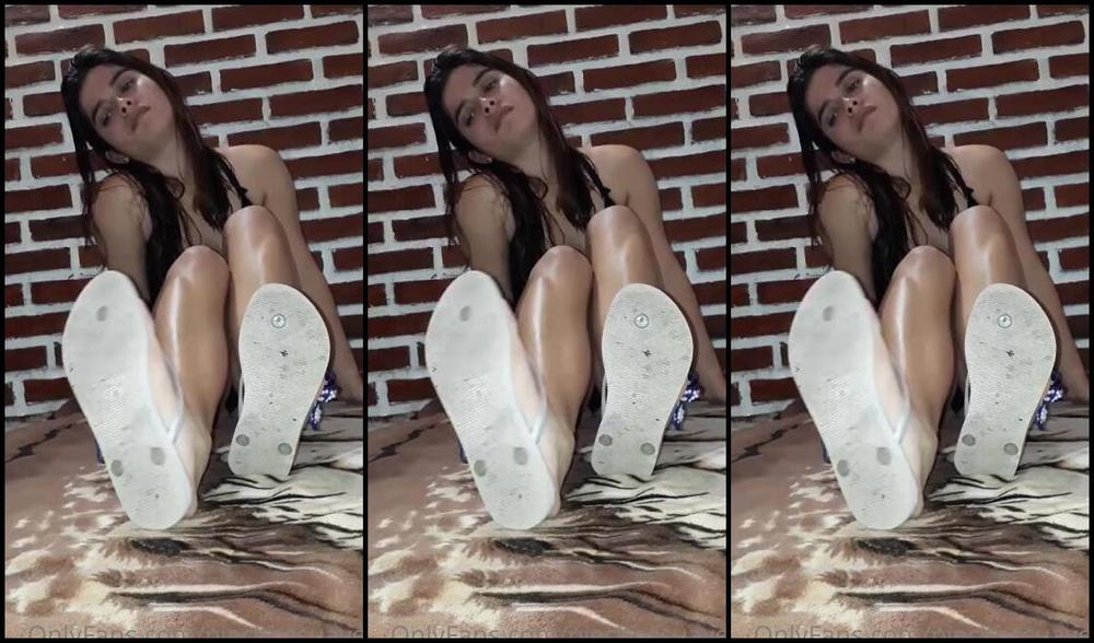 Piecitossuaves Nicknamed Piecitossuaves Onlyfans Clean My Flip Flops Slave 6Ko