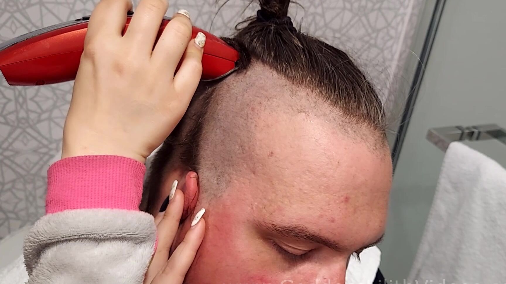 Goddess Lilith - Shaving My Subbys Head ManyVids