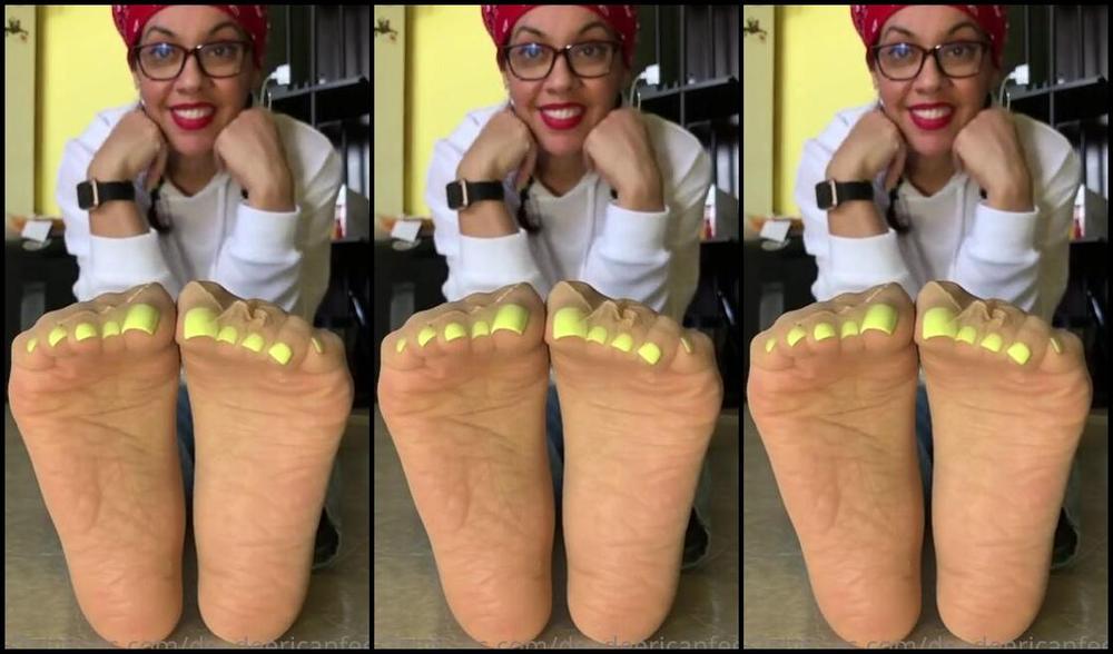 Deedeericanfeet Onlyfans As Requested In Sheer Nude Nylons And Jeans All Tips R Welcome I Really Appreciate All My Nylon