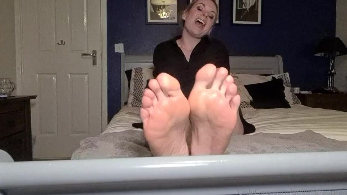 The Foot Queen Of England Aka Queengf90Premium Onlyfans Another Messy Evening I Know You All Loved The Last One