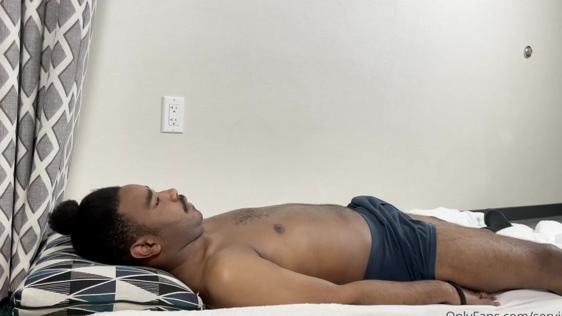 Servingbarefeet Aka Servingfet Onlyfans My First Taste At Trample 3Am