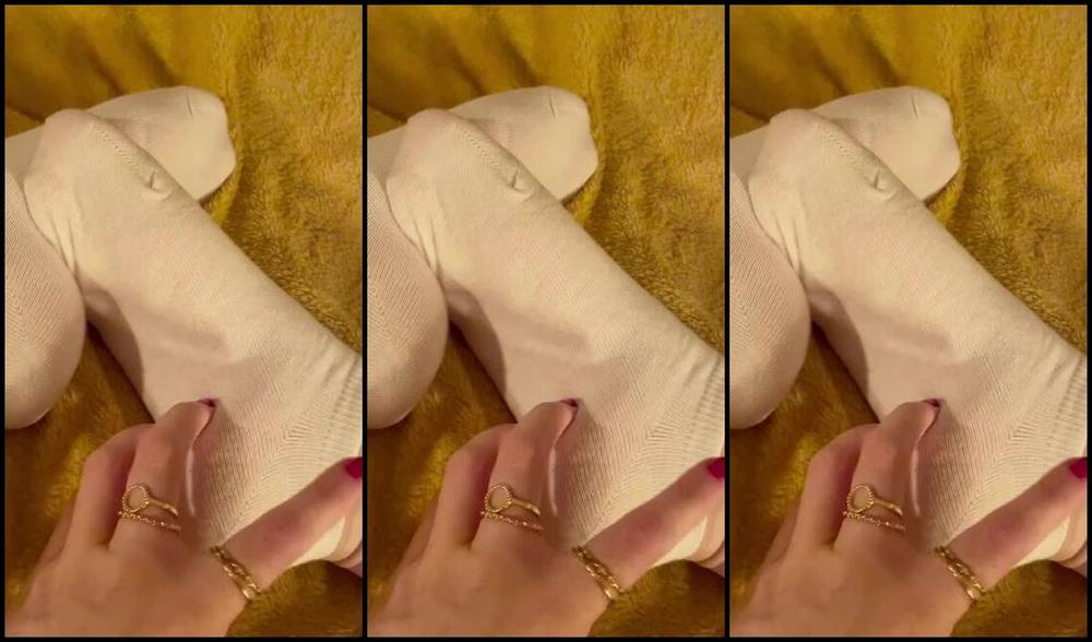 Joeyofarches Nicknamed Joeyofarches Onlyfans Wanna Watch Me Tease My Tight White Socks Off My Little Meaty Feet Trace My Fingers Down Each Deep 1