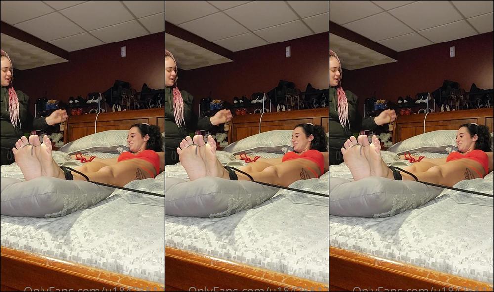 u184265127-12-02-2022-2361520028-bikini-tickle-guesssing-game