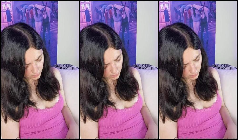 Liliana Fenty Nicknamed Lilianafenty Onlyfans Using My Wand Vibrator While I Worship My Feet