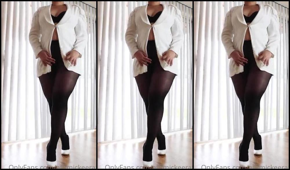 Atomickeerati Onlyfans Today Im In The Office Outfit Ready To Work On Your Pants V