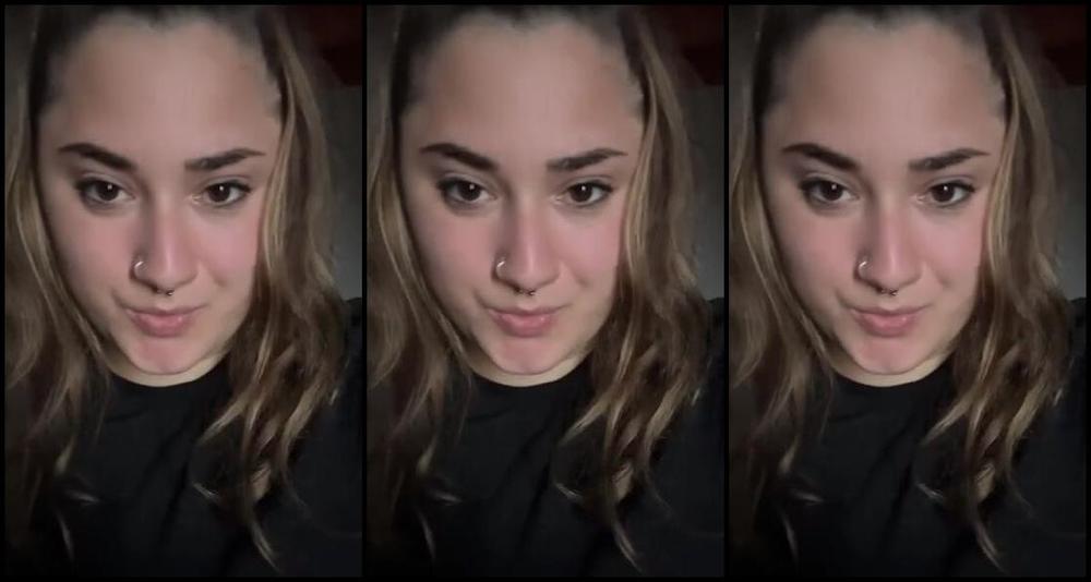 Yourdiamondvip Onlyfans Today Like Every Day I Went For My Walk With My Dogsbut Today I Wanted To Try To Smell My Feet