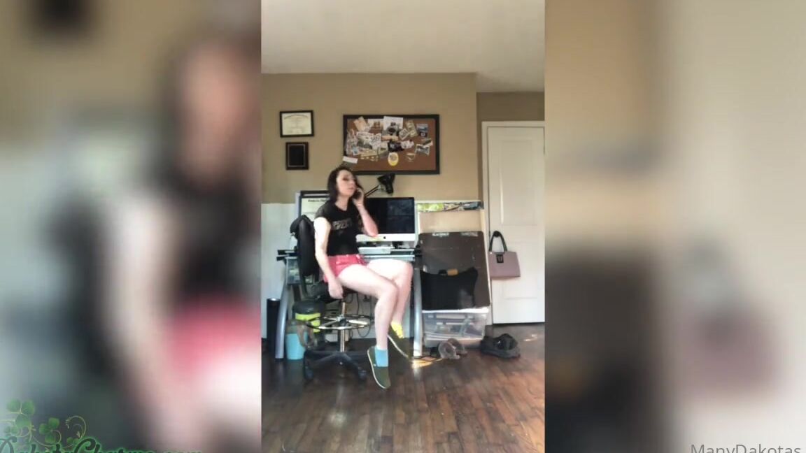 Dakota Charms Nicknamed Dakotacharms Onlyfans Limp Break