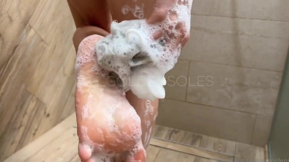 G Goldensoles Onlyfans After My Stroll In The Woods I Had To Wash Off All The Dirt That Collected On My Soles And Toes 1 720P
