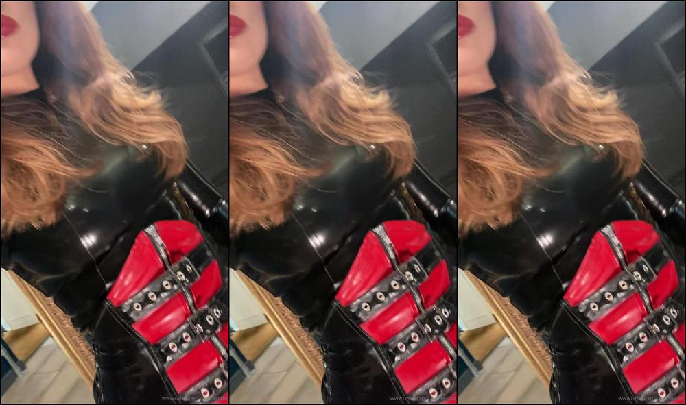 Goddess Gynarchy Lalalalala Latex