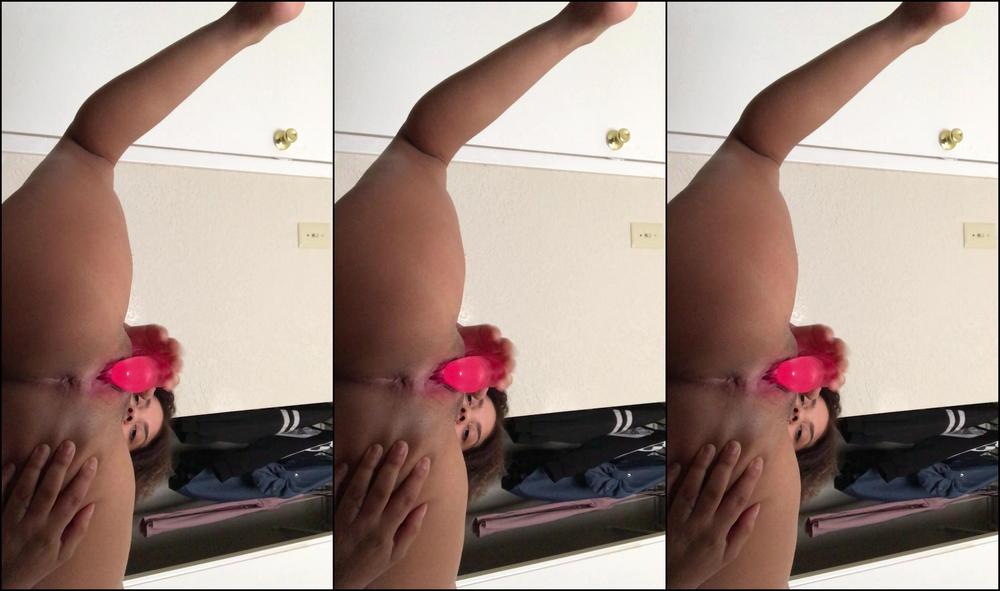 Mariaaskyy Sliding Pink Dildo On Wet Pussy