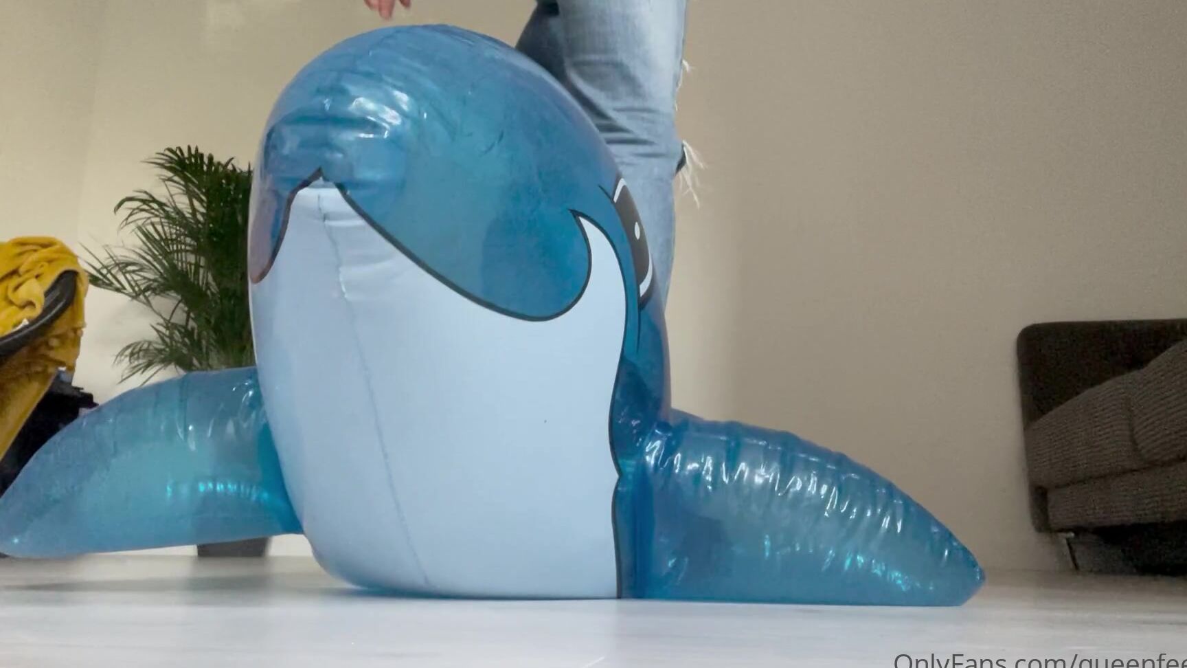 Queenfeetred Queenfeetred Delphine