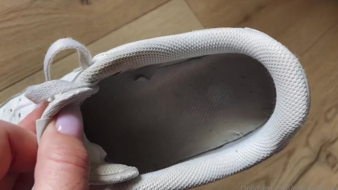 Goddessmona 91 Onlyfans Update Meiner Socken Tag 2 Update Of My Socks Day 2P