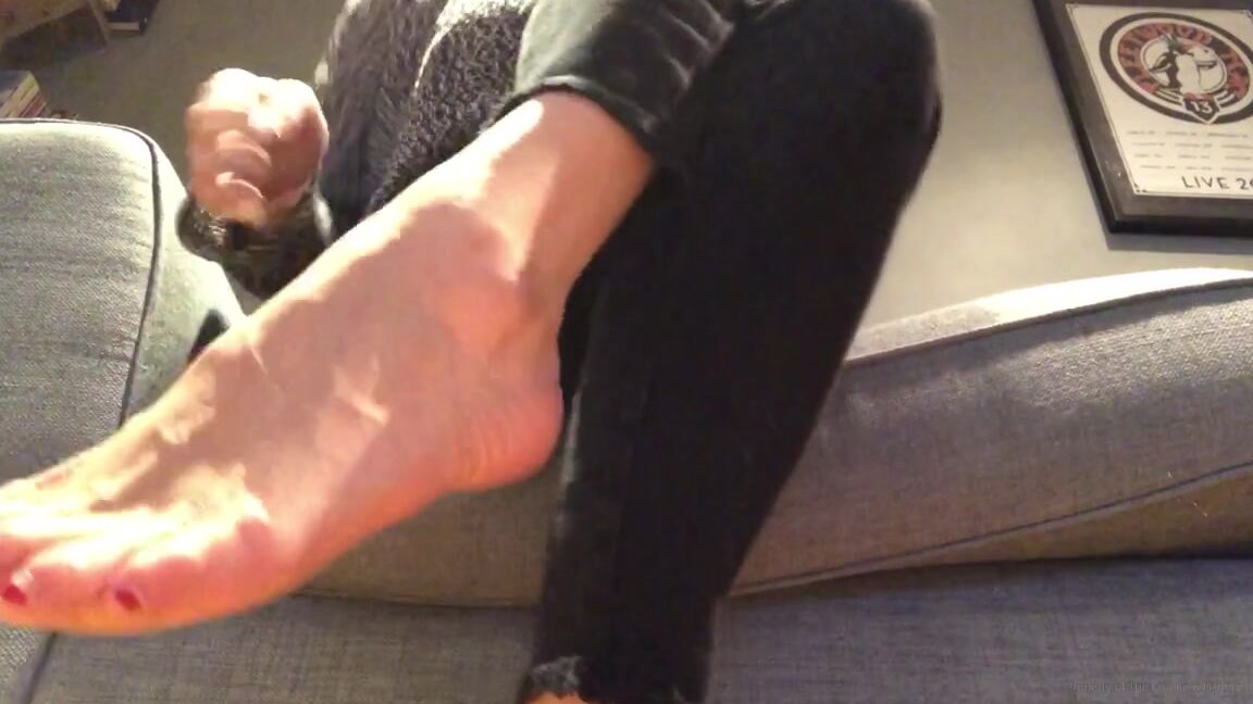 Countess Diamond Aka Countessdiamond Onlyfans My Tired Feet Need A Rub