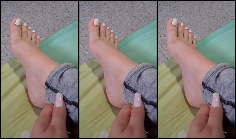 Sara Aka Serapself Onlyfans Can You Imagine That I Seduce You Like This With My Foot In Silence While We Watch A Movie With Your