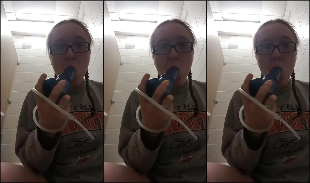 Luna Luin Public Bathroom Cum Tube Dildo Mess