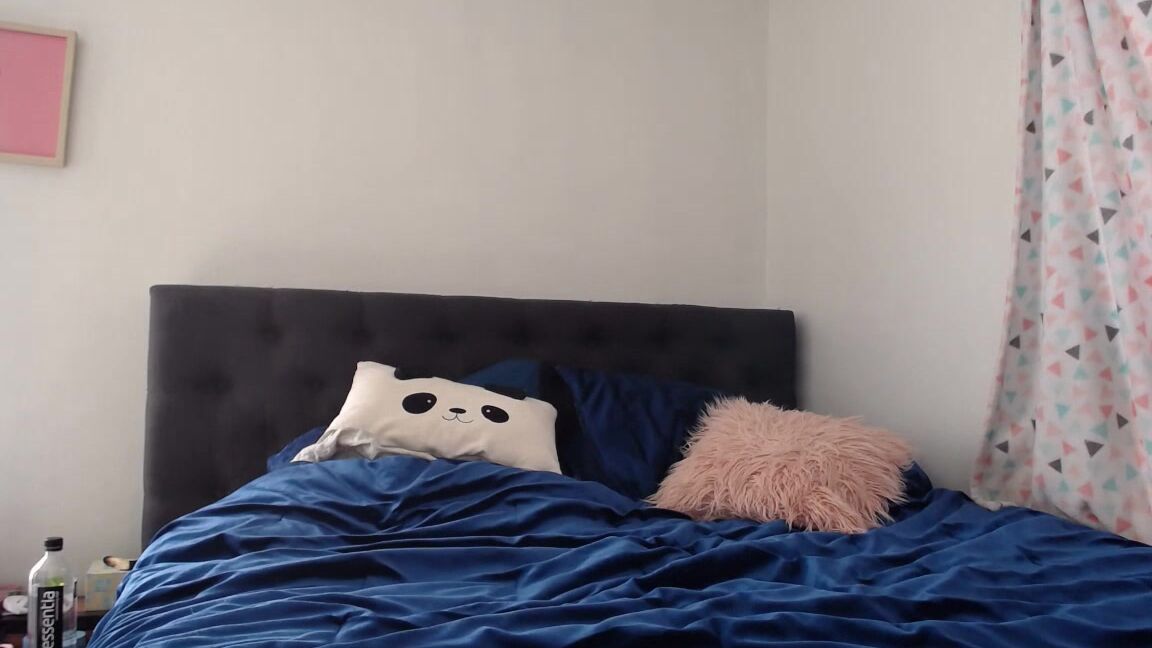 Meganholly Showing Off My Soles And Pussyasshole