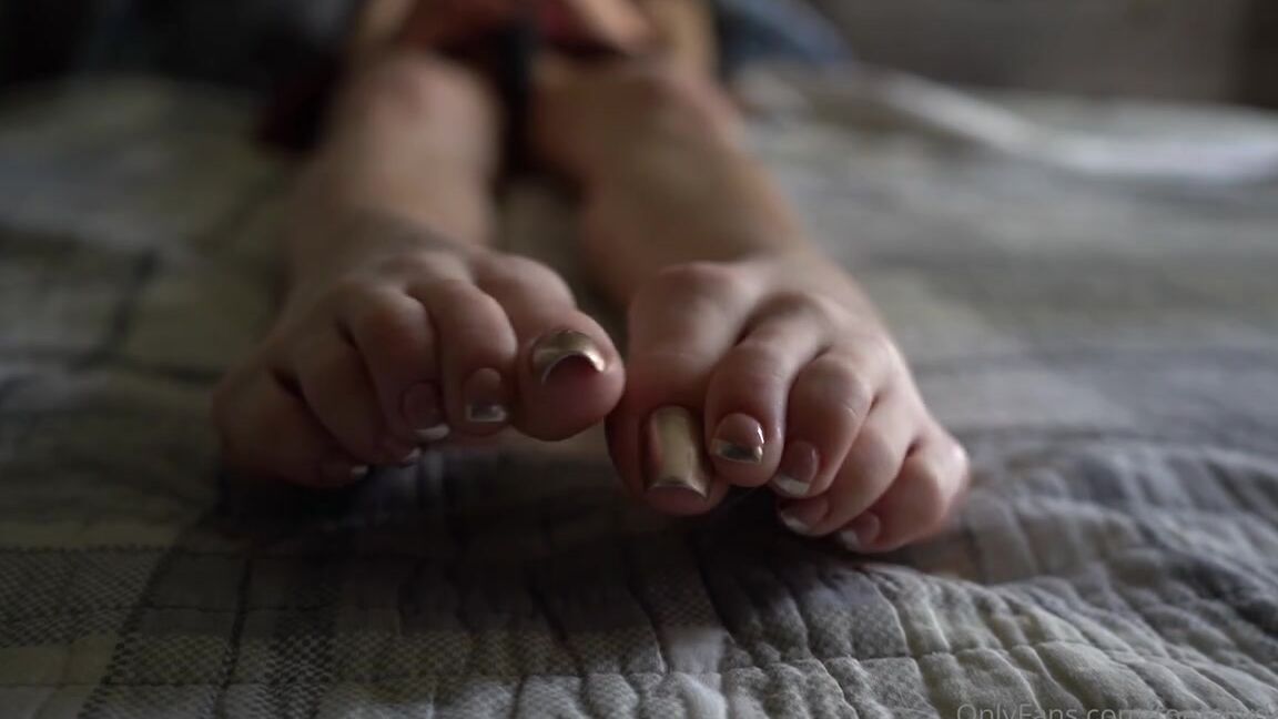 Toetallydevine Onlyfans Cumming In My New Pedi Twice Tags Masturbation French Pedi Gold Pedi Feet Povp