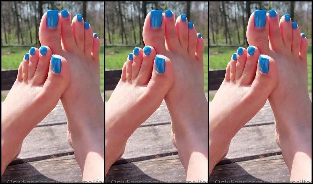 Mica Sandy Nicknamed Sandysmallfeet Onlyfans Its Kind Of Cold Outside So Let Me Warm You Up A Bit With My Wiggling