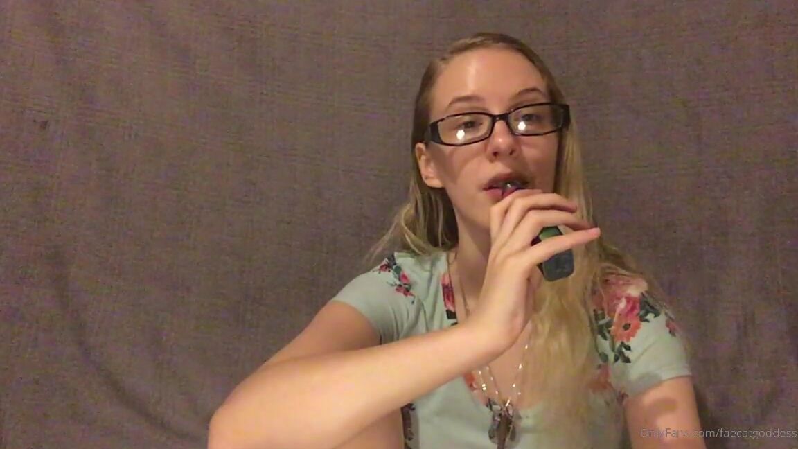 Faecatgoddess Intimate Vaping After Masturbating