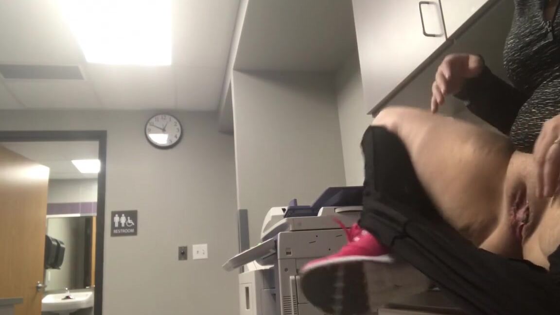 Coworker Cums with you in Breakroom JOI_elloisedunkan PornHubPremium