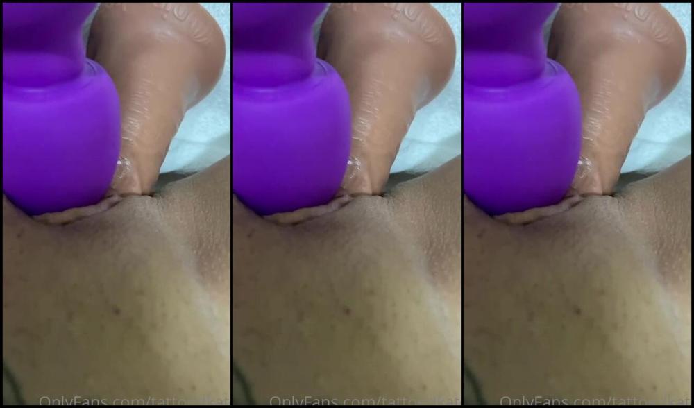 Tattoedkate Neata Cu Chef De Joaca