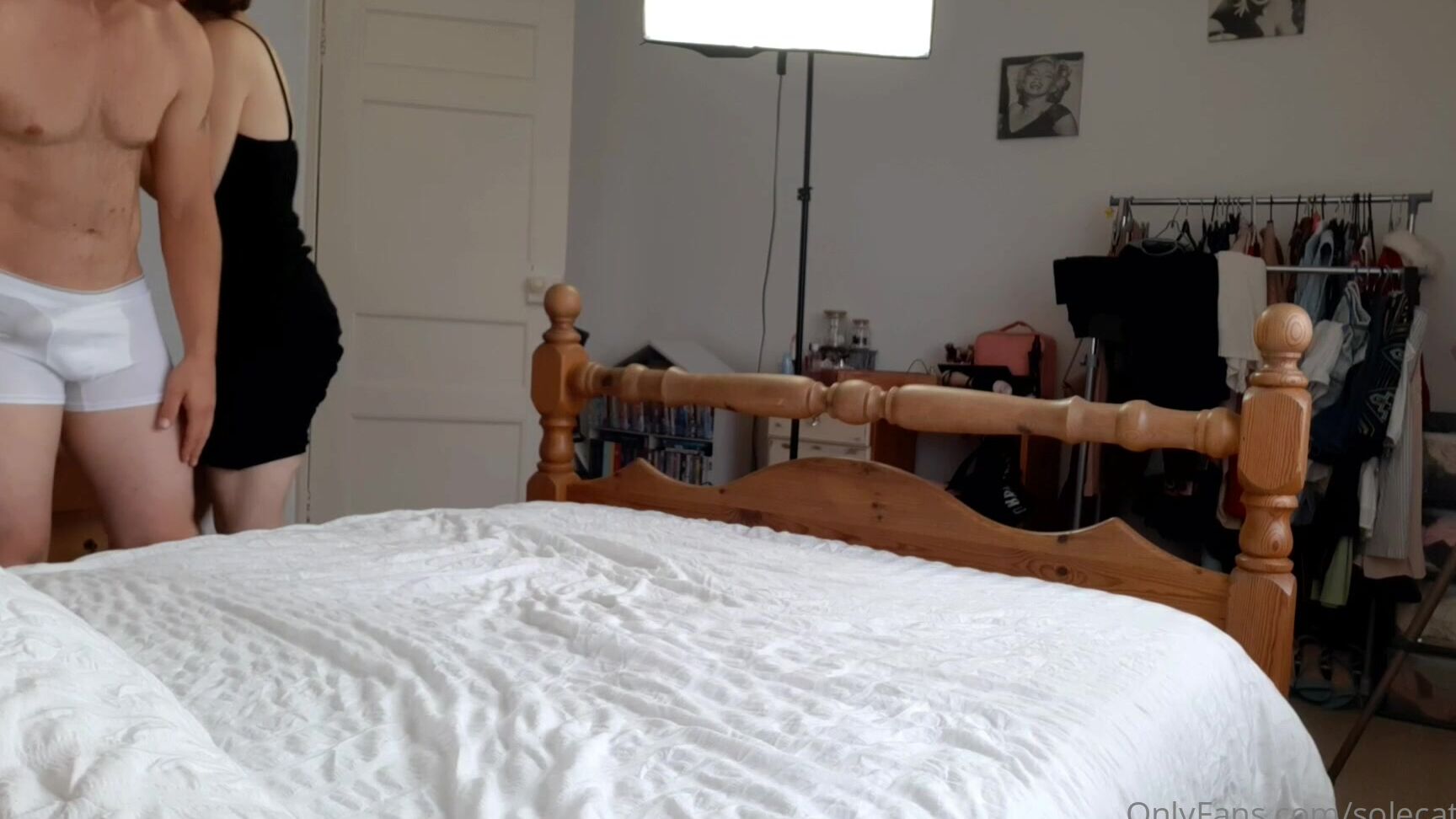 Solecatcher She Gets Horny Whilst Massaging Her Client And Grinds