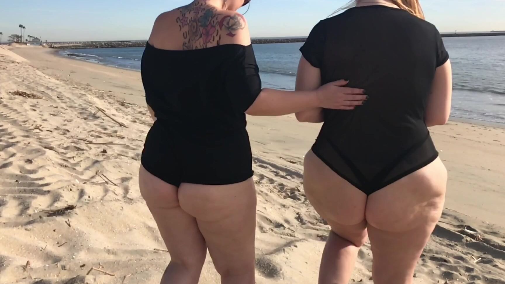 Thickii Nickii Beach Babes With Msberry