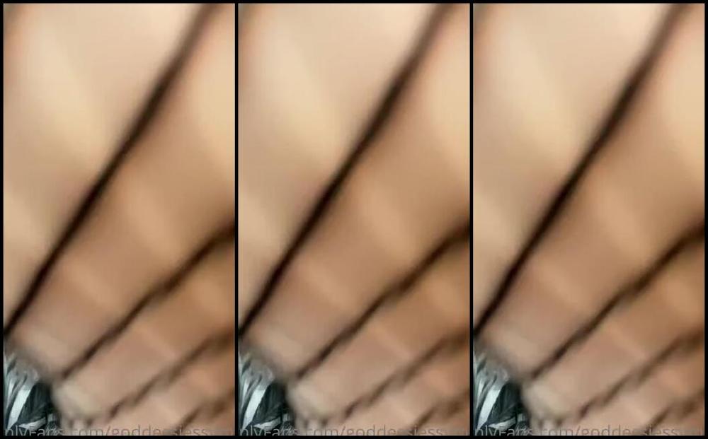 Jessy May Nicknamed Goddessjessymay Onlyfans Do I Look Good In My Fishnets Shrimpy