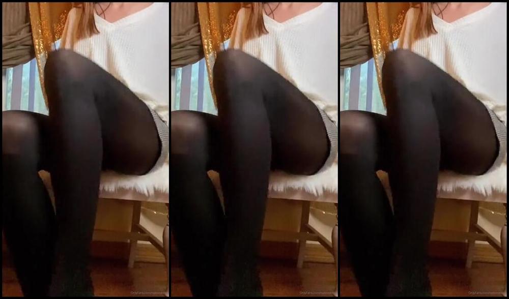 Nylonskitten Nicknamed Nylonskitten 03 07 2020 Onlyfans Video Taking Off My Tights To Stretch My Toes For A Moment