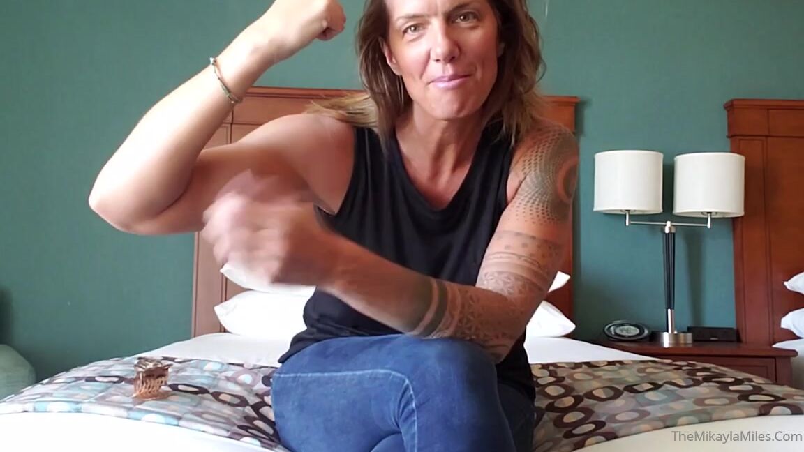 Themikaylamiles Onlyfans Joi To My Biceps Bounce And Jerkp