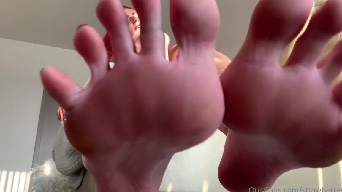 Miss Strawberry Nicknamed Ms Strawberryy Onlyfans New Giantess