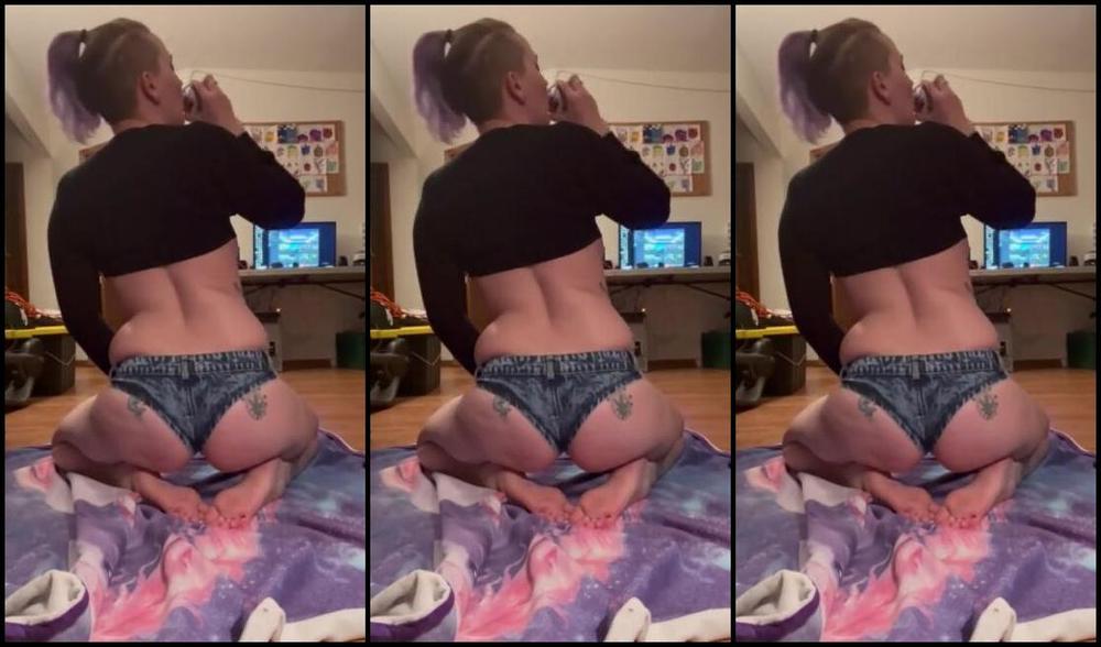 "Wtfamidoing300" Smoking Fetish, Pierced Nipples, Shaved Pussy, Suggest Wtfamidoing300 I love short shorts Pornhub