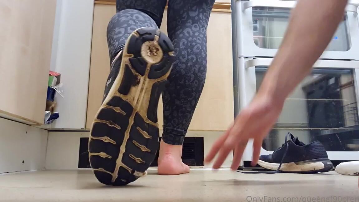 The Foot Queen Of England Aka Queengf90Premium Onlyfans Video 52