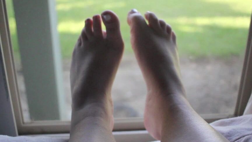 Feet, Foot Fetish, Foot Worship, Solo Female, Toe Fetish our first foot video ManyVids