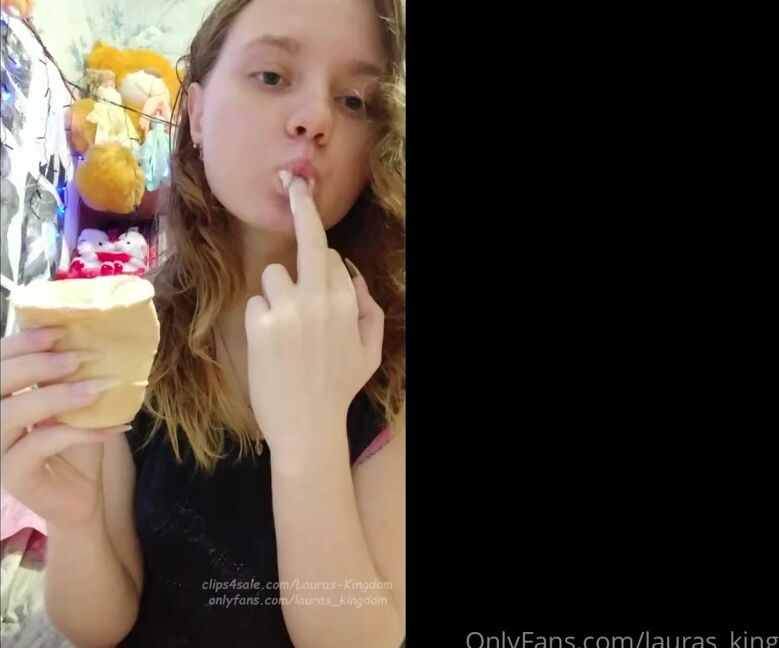 Lalalaura Nicknamed Lauras Kingdom 12 11 2020 Onlyfans Video Kiras Finger Food Kristina