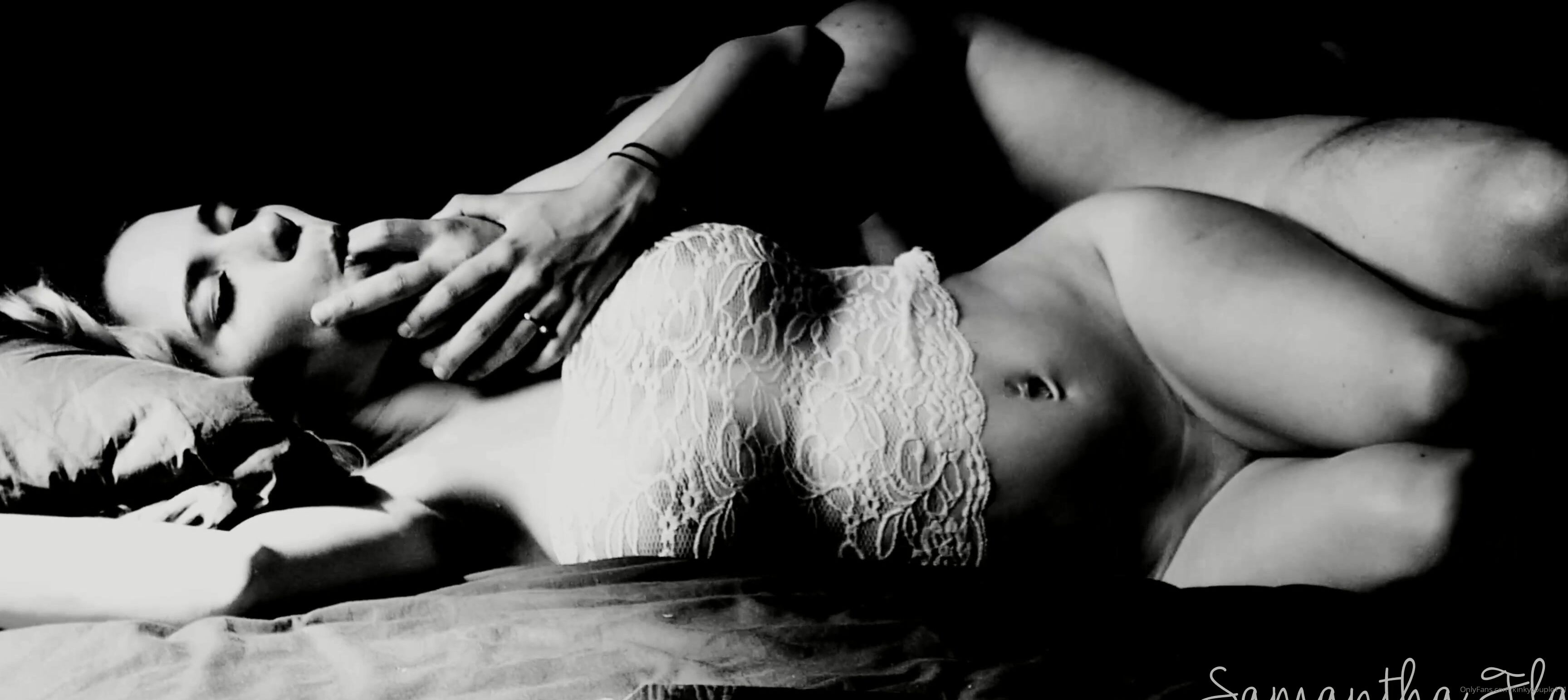 samanthaflairofficial-17-12-2019-106480644-artsy-fartsy-black-white-delicious-creampie-xx